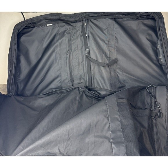 A. Saks Lightweight 46” Expandable Garment Bag NWT - Picture 11 of 13